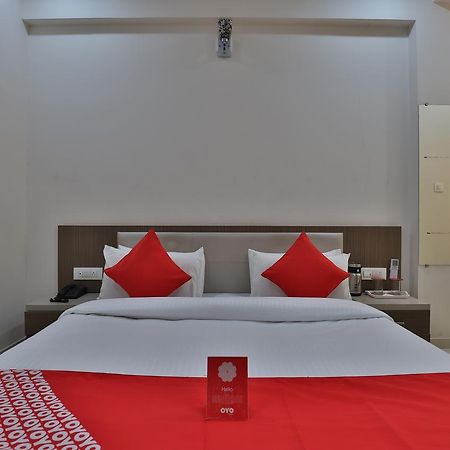 Oyo 12309 Hotel Ananya Kalol ภายนอก รูปภาพ