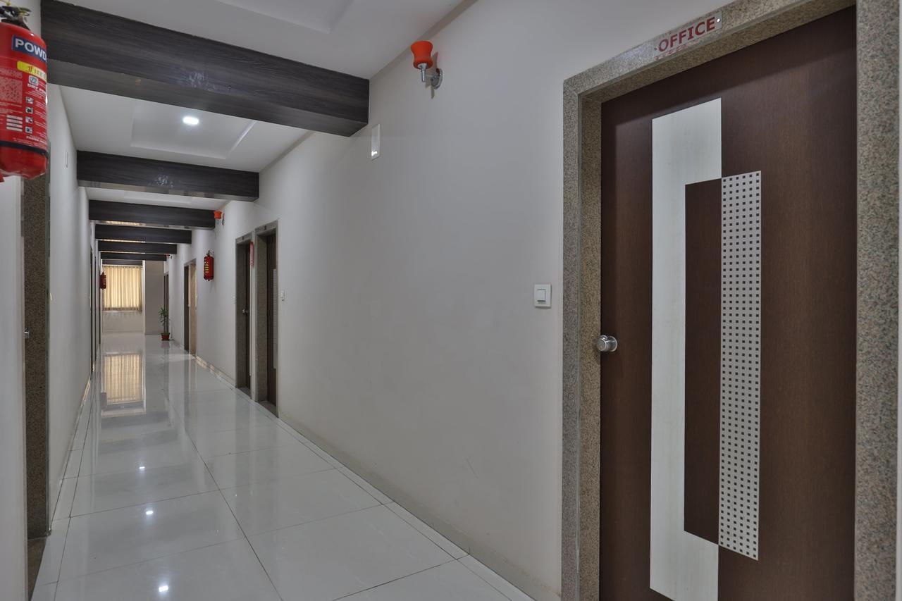 Oyo 12309 Hotel Ananya Kalol ภายนอก รูปภาพ