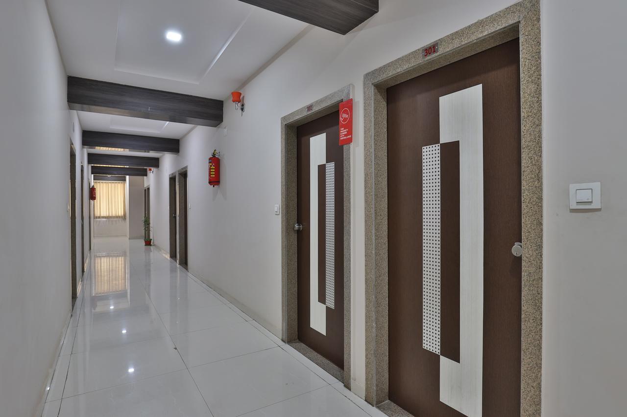 Oyo 12309 Hotel Ananya Kalol ภายนอก รูปภาพ
